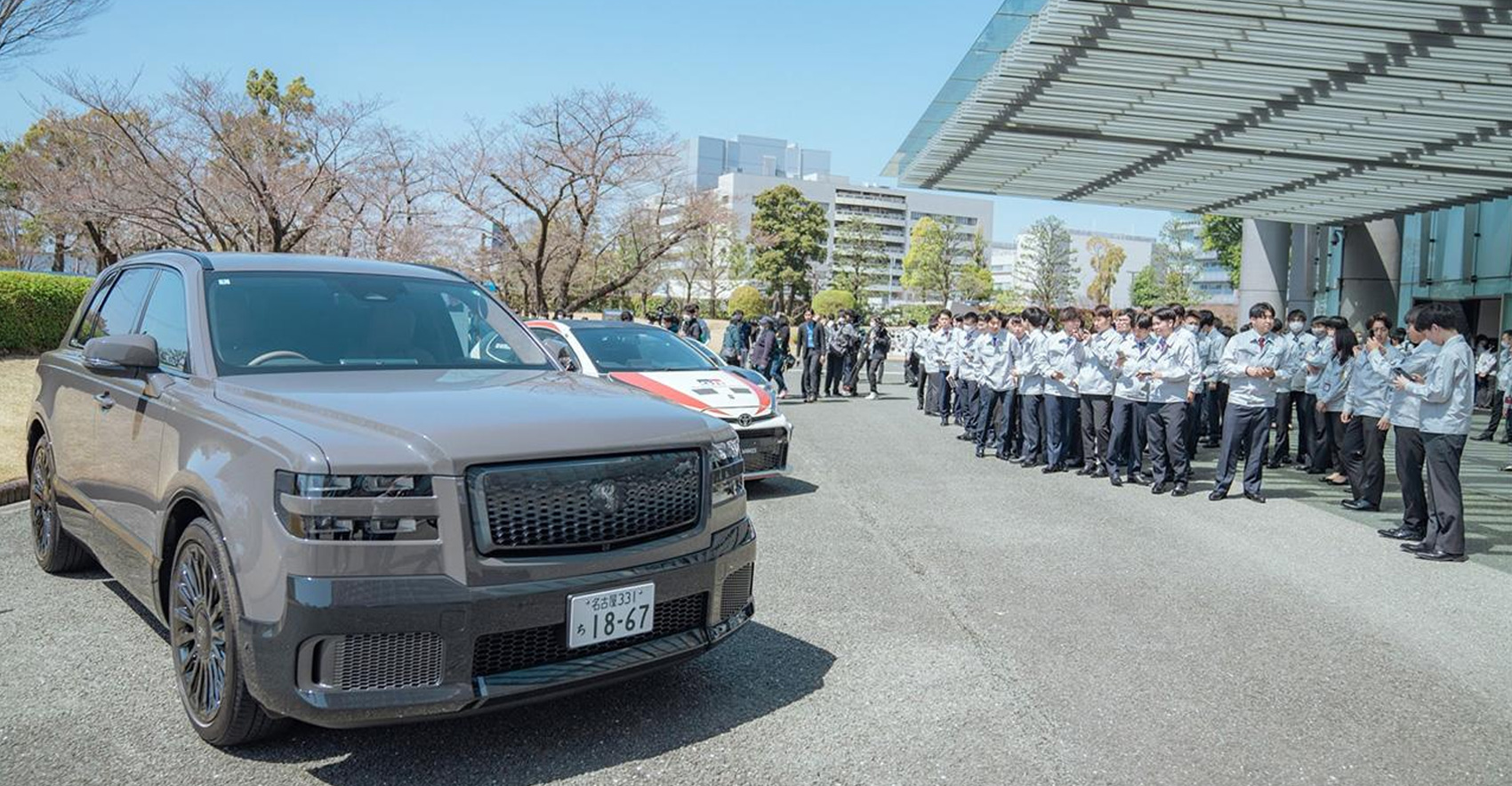 佐藤社长向新员工致辞：“欢迎来到汽车制造商丰田”